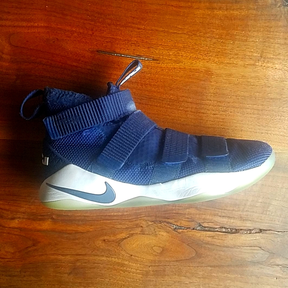 Nike Lebron Zoom Soldier 11 College Navy